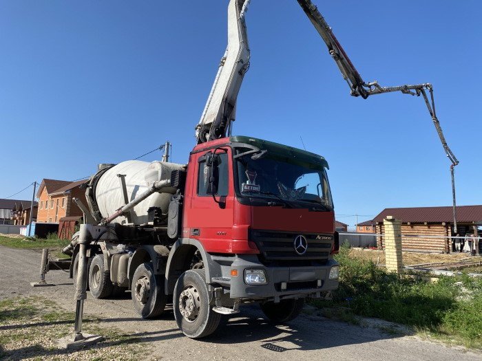 Подача бетона для заливки полов в бане в Калининграде